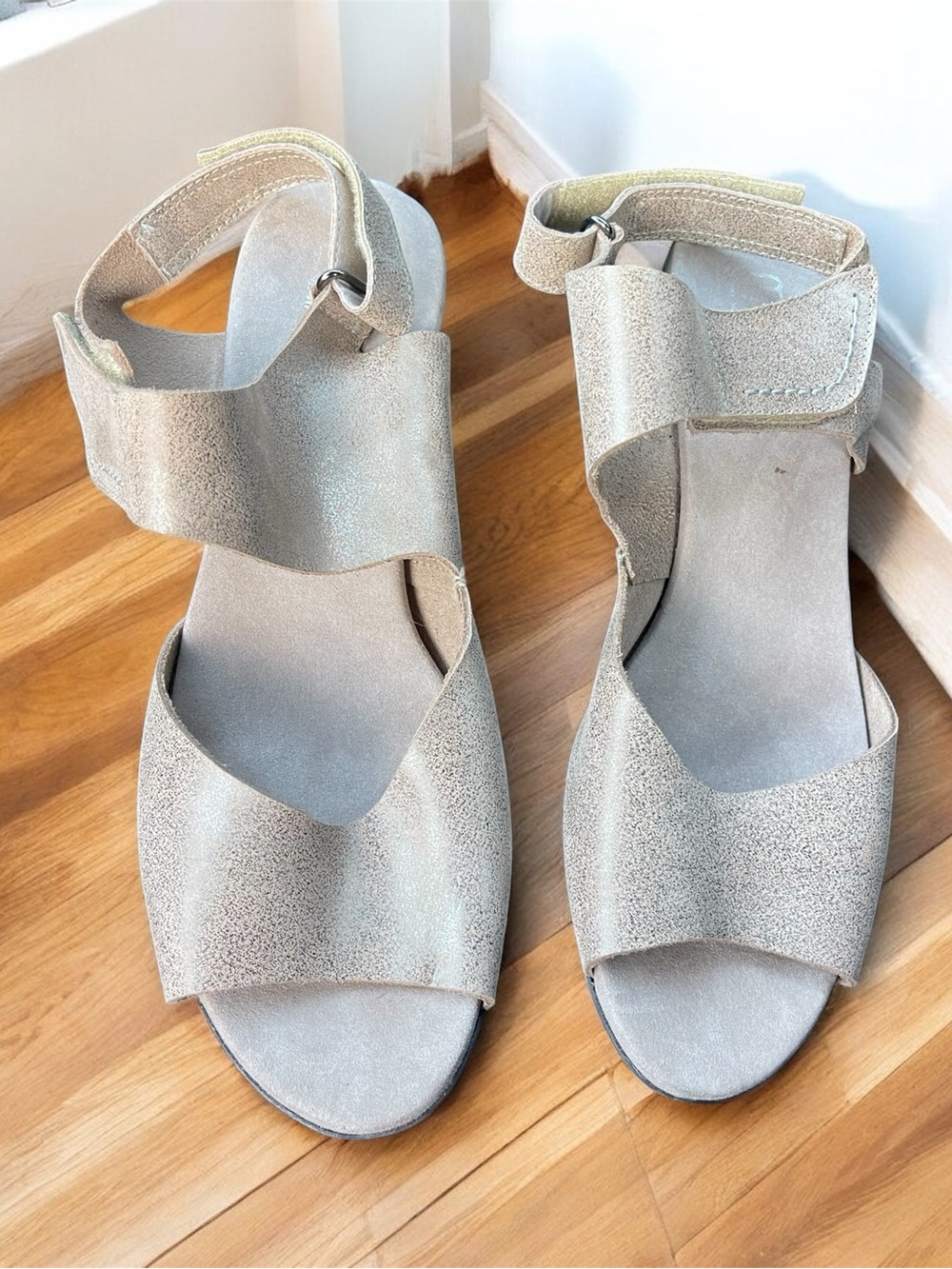 Munro FABIANA Women's Metallic Silver Nubuck Wedge-Strap LeatherSandals SIZE 9.5